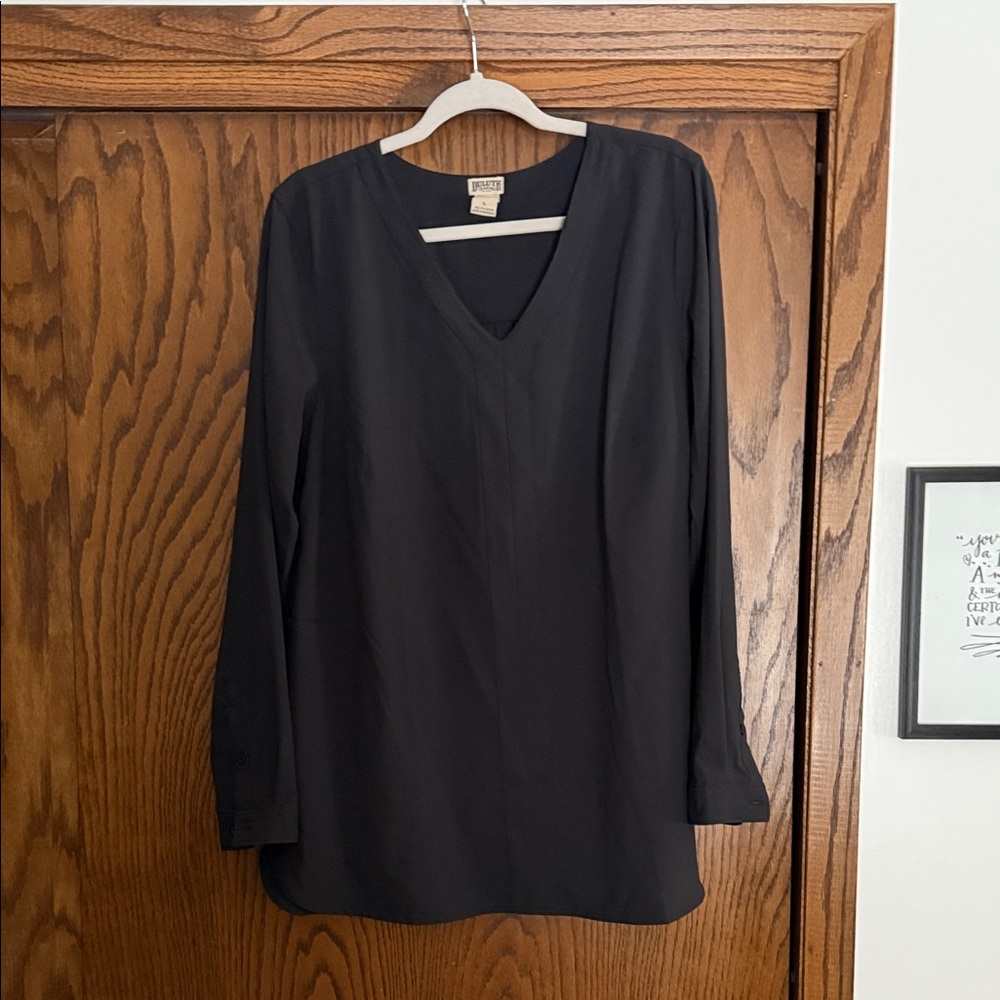 Duluth Trading Black V-Neck Sweat Proof Blouse